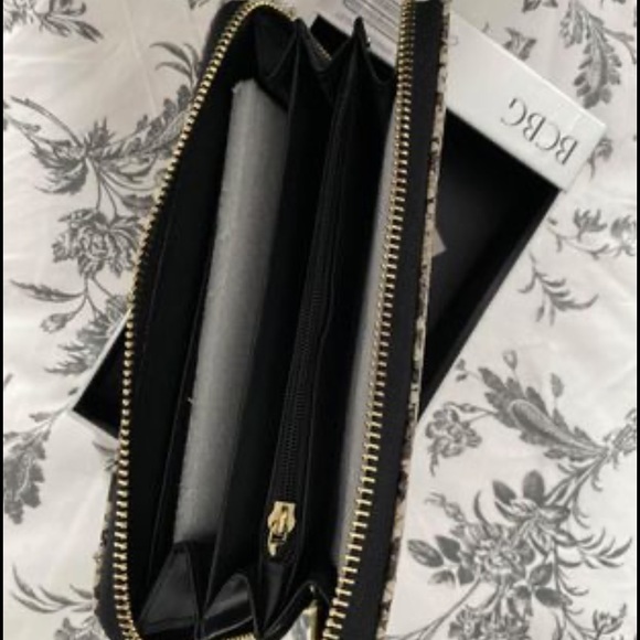 Bcbg wallet - Picture 3 of 4